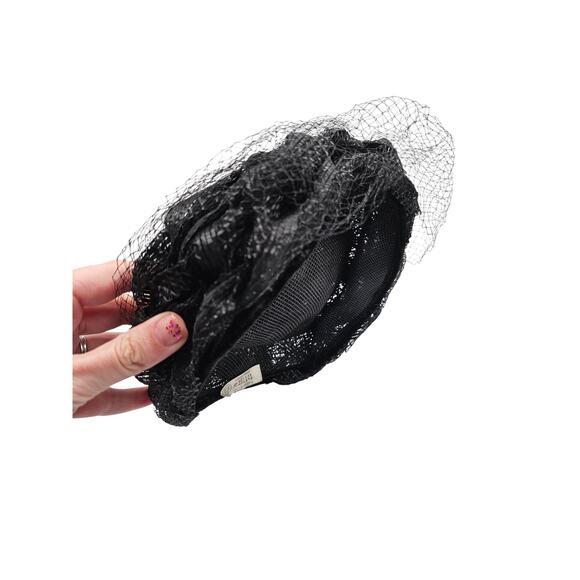 Vintage 1960s Black Derby Halo Ring Hat with Short Net Veil - Picture 3 of 5
